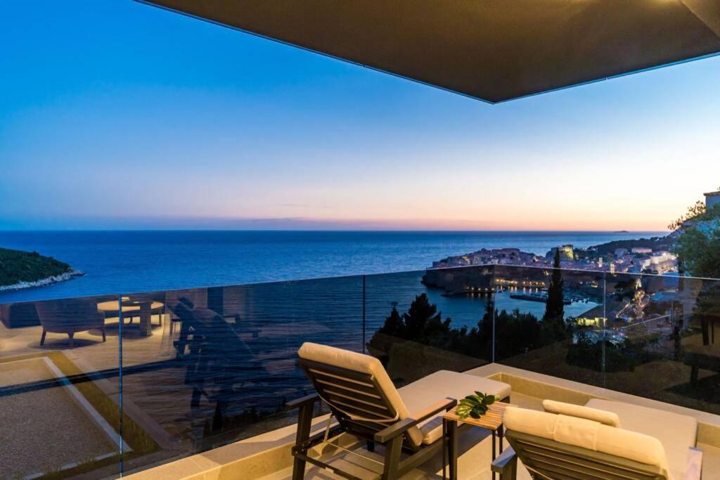 New&Luxury 5* With An Amazing View - Pure Apartment ดูบรอฟนิก ภายนอก รูปภาพ