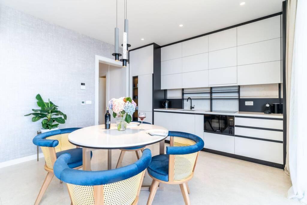 New&Luxury 5* With An Amazing View - Pure Apartment ดูบรอฟนิก ภายนอก รูปภาพ