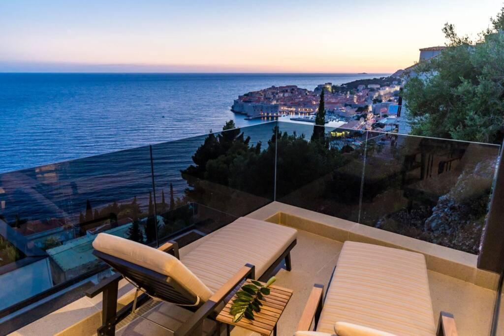 New&Luxury 5* With An Amazing View - Pure Apartment ดูบรอฟนิก ภายนอก รูปภาพ